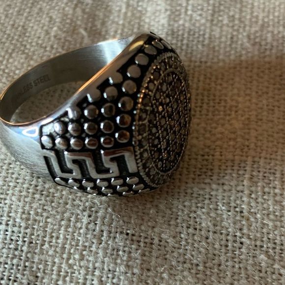 Stainless steel ring with Marcasite type accents - Picture 2 of 6